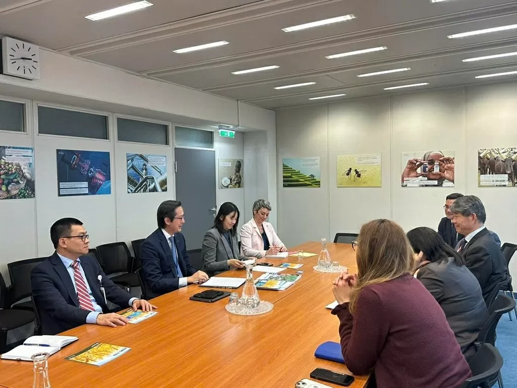 Việt Nam tham vấn về Hội nghị kiểm điểm Hiệp ước Không phổ biến vũ khí hạt nhân lần thứ 11 Việt Nam tham vấn về Hội nghị kiểm điểm Hiệp ước Không phổ biến vũ khí hạt nhân lần thứ 11