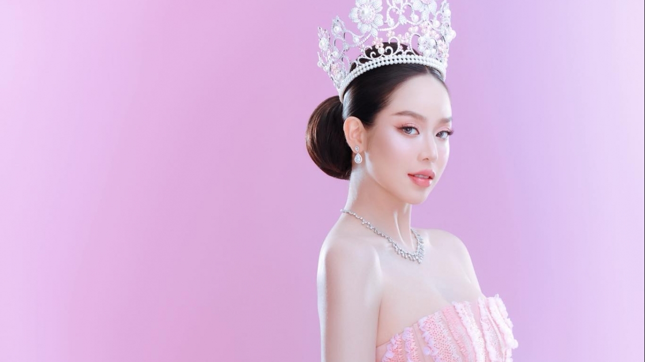 Hoa hậu Thanh Thủy gợi cảm, cuốn hút