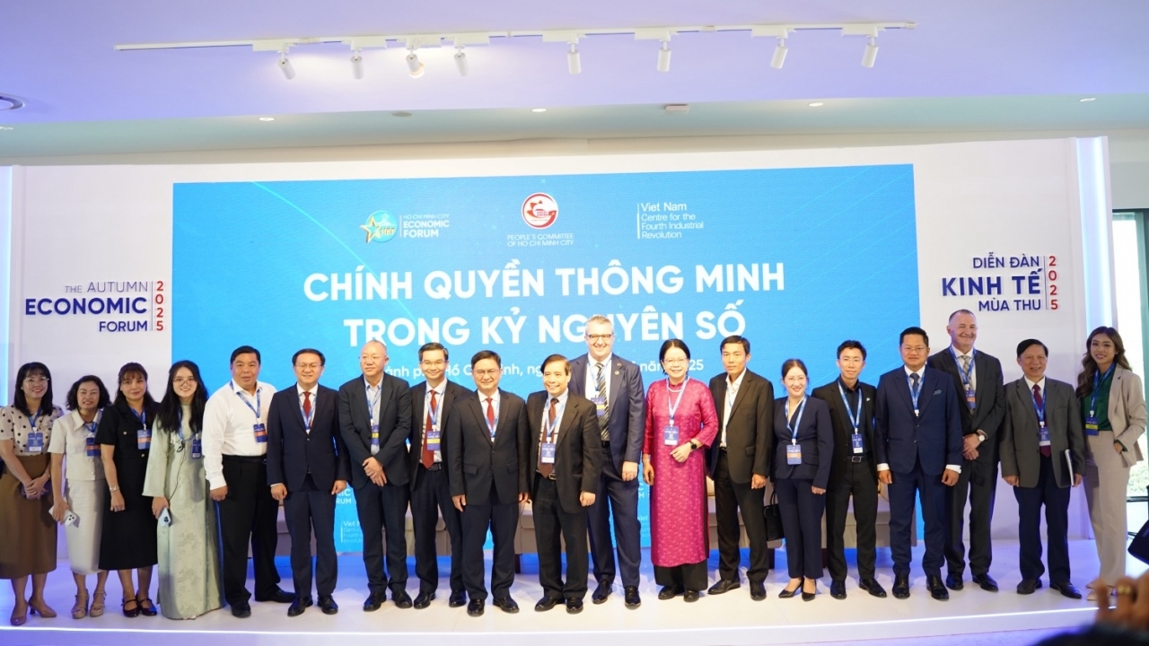 Xây dựng chính quyền thông minh từ 'người dân thông minh'