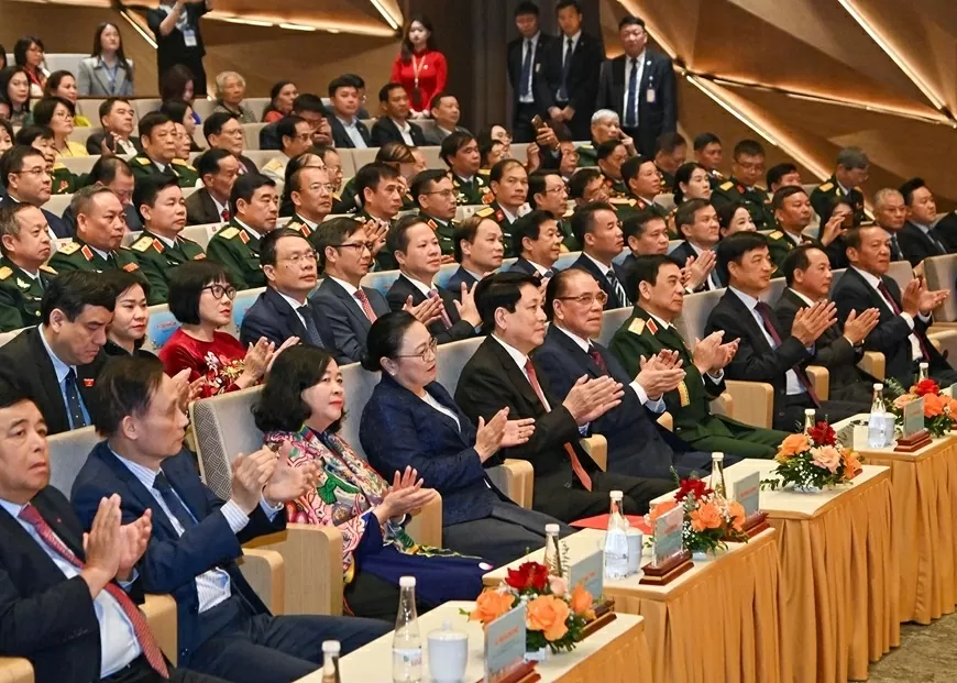 Chủ tịch nước Lương Cường và các đại biểu dự buổi lễ. (Ảnh: Thủy Nguyên) Chủ tịch nước Lương Cường và các đại biểu dự buổi lễ. (Ảnh: Thủy Nguyên)