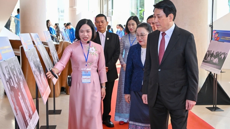 ky niem 50 nam quoc khanh lao khang dinh tinh huu nghi vi dai doan ket dac biet viet lao