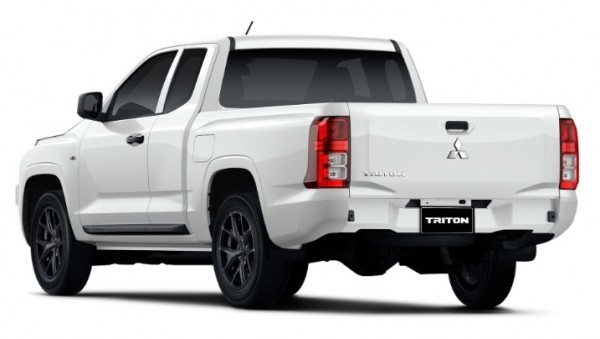 Cận cảnh Mitsubishi Triton Mega Cab STREET vừa trình làng tại Đông Nam Á
