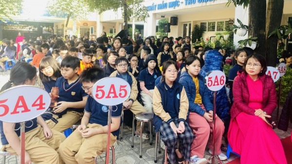 Hà Nội 'chốt' mức trần các khoản thu dịch vụ tại trường công lập