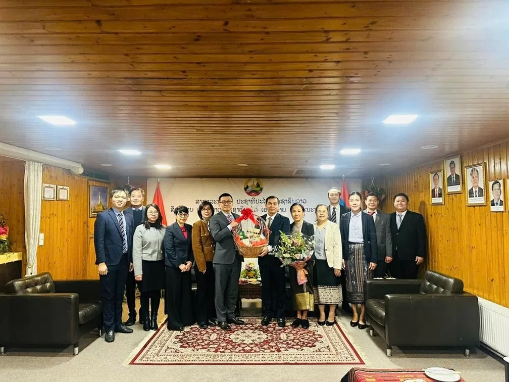 Tin tưởng đất nước Lào tiếp tục đạt được nhiều thành tựu to lớn trên con đường phát triển và hội nhập