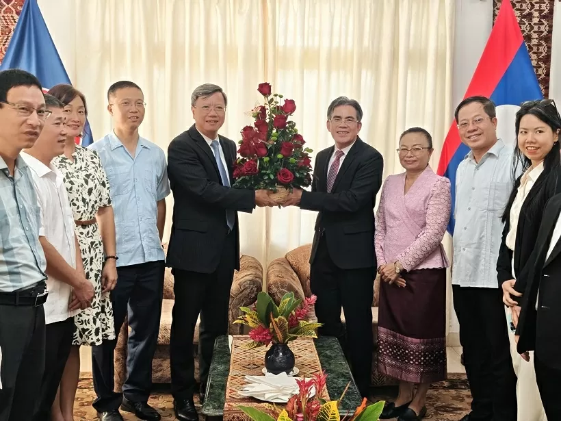 Thắm tình đoàn kết đặc biệt Việt-Lào trên đất nước Cuba