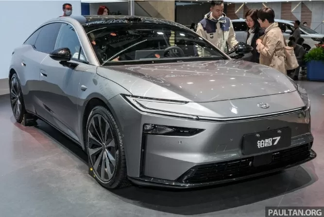 Toyota bZ7 sở hữu chiều dài 5.130 mm, rộng 1.965 mm và cao 1.506 mm. Toyota bZ7 sở hữu chiều dài 5.130 mm, rộng 1.965 mm và cao 1.506 mm.