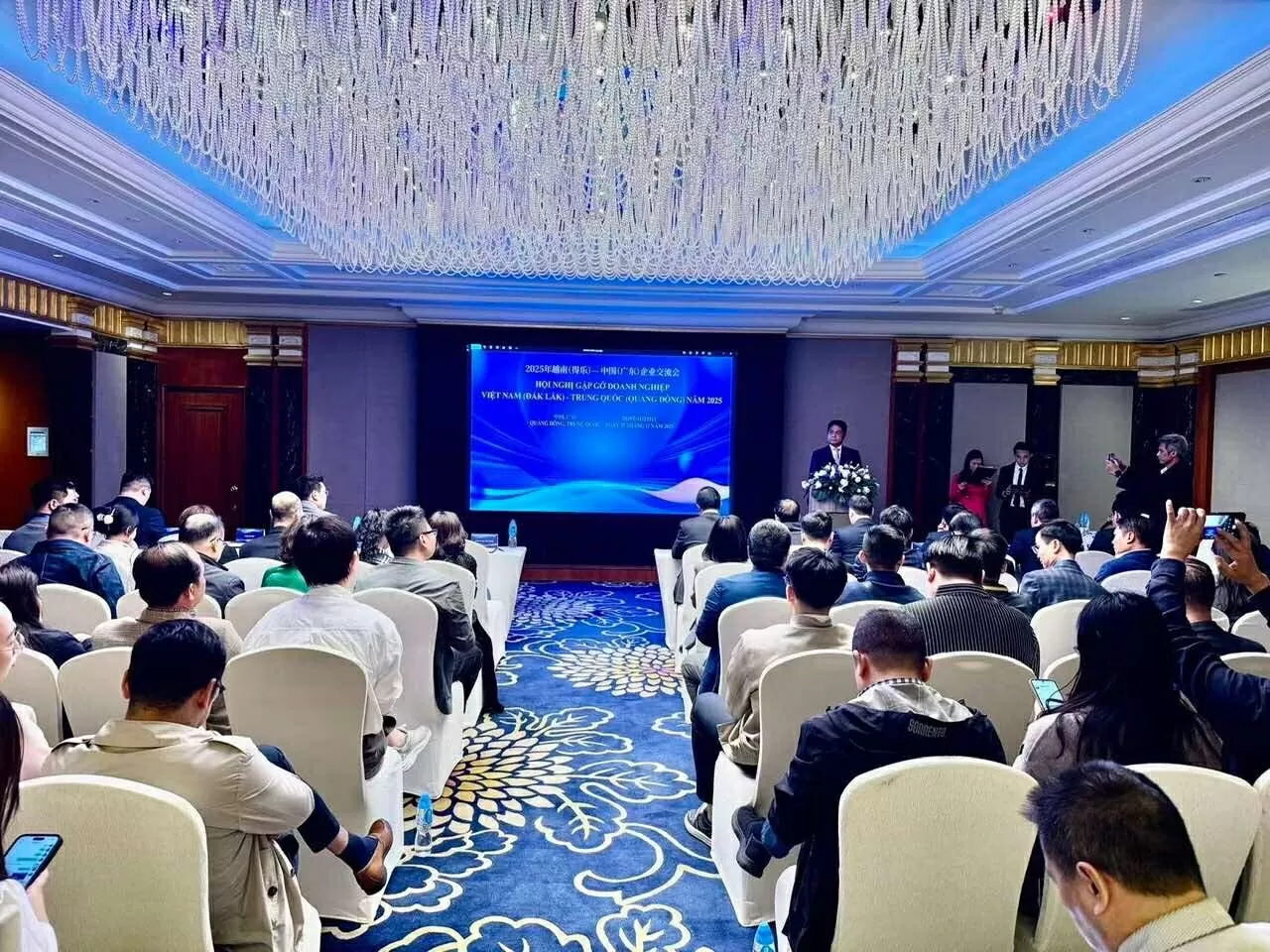 Toàn cảnh Hội nghị. Toàn cảnh Hội nghị.