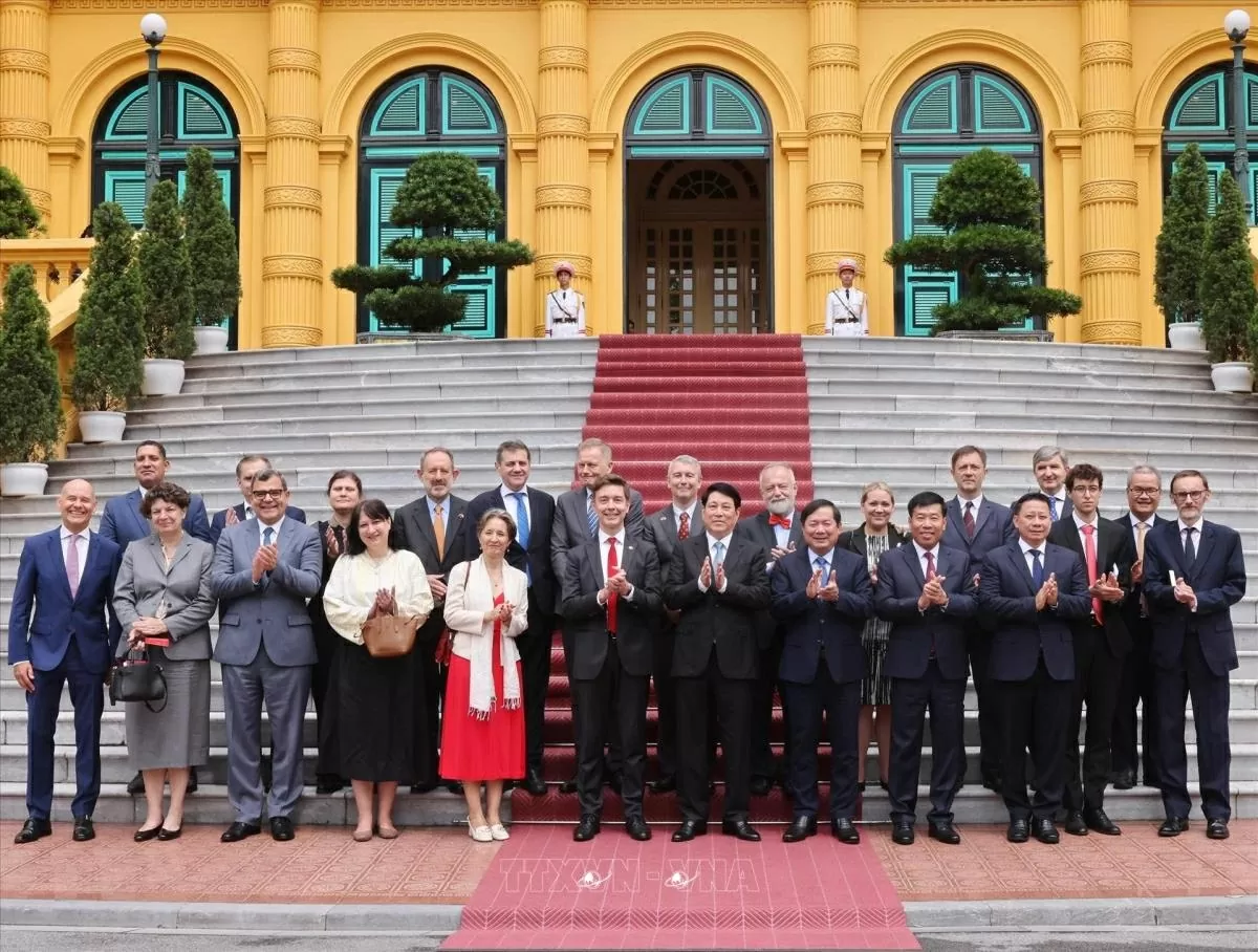 Việt Nam - EU: Hình mẫu, câu chuyện thành công của tinh thần hợp tác bình đẳng, hòa bình và phát triển Việt Nam - EU: Hình mẫu, câu chuyện thành công của tinh thần hợp tác bình đẳng, hòa bình và phát triển