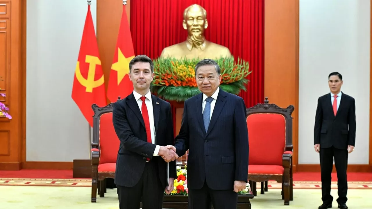 Việt Nam - EU: Hình mẫu, câu chuyện thành công của tinh thần hợp tác bình đẳng, hòa bình và phát triển Việt Nam - EU: Hình mẫu, câu chuyện thành công của tinh thần hợp tác bình đẳng, hòa bình và phát triển