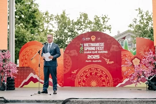 Tết Việt giữa lòng Tây Australia và những tấm lòng hướng về miền Trung