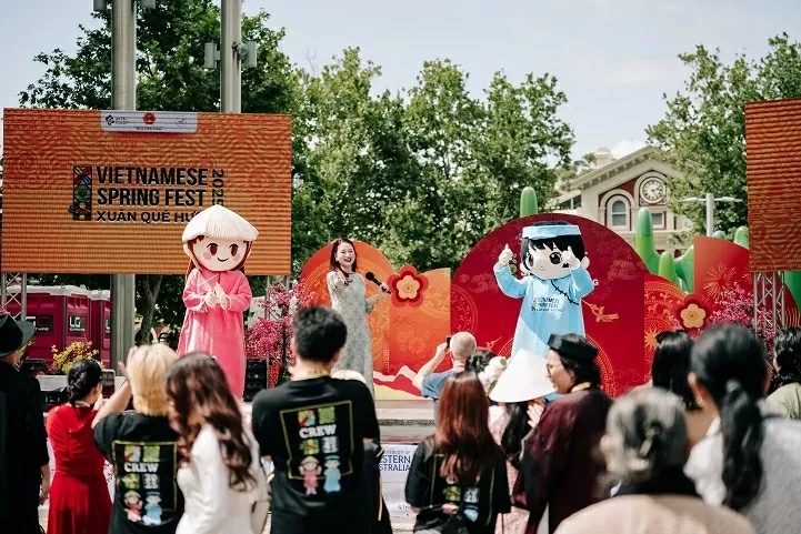 Tết Việt giữa lòng Tây Australia và những tấm lòng hướng về miền Trung
