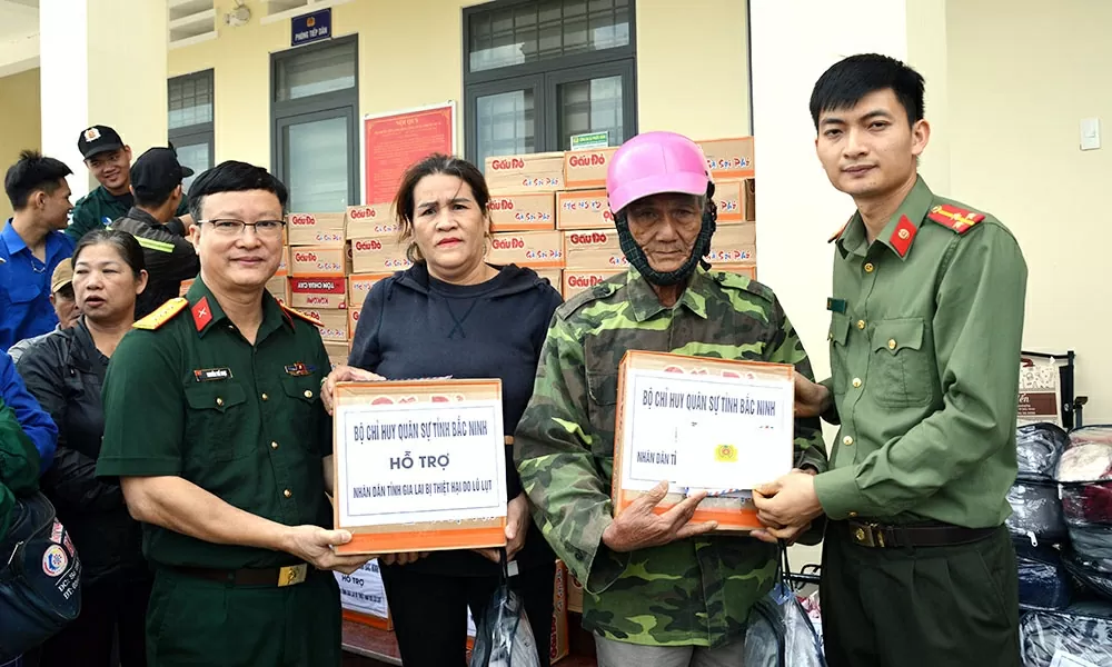 Bộ Chỉ huy Quân sự tỉnh Bắc Ninh thăm, tặng quà hỗ trợ nhân dân tỉnh Gia Lai bị ảnh hưởng bão lũ