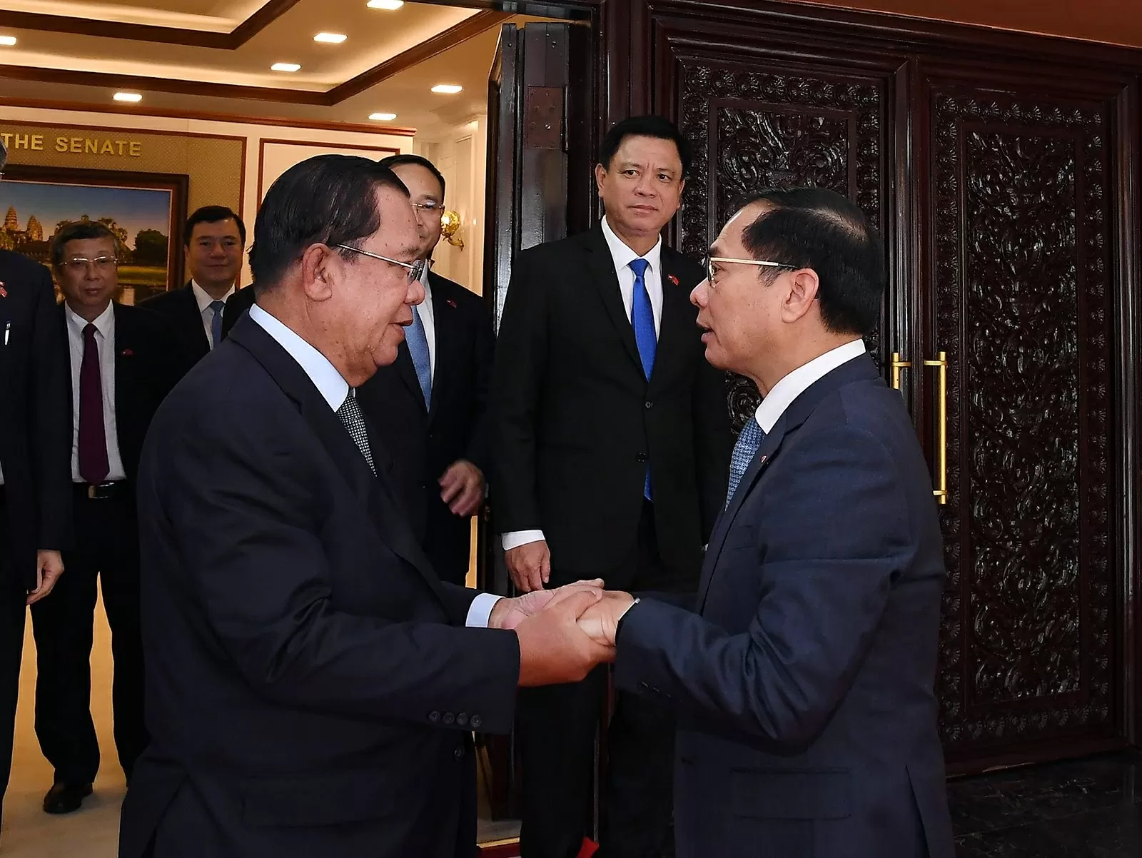 Phó Thủ tướng Bùi Thanh Sơn đến chào xã giao Chủ tịch Đảng Nhân dân Campuchia, Chủ tịch Thượng viện Hun Sen - Ảnh: VGP/Hải Minh
