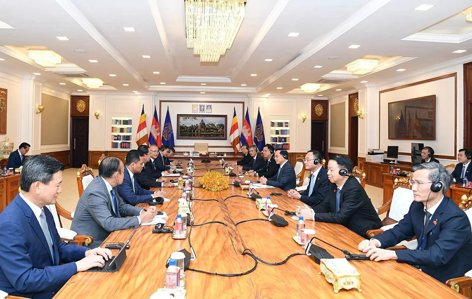 Chủ tịch Thượng viện Hun Sen bày tỏ hài lòng trước những bước phát triển tích cực, toàn diện của quan hệ hai nước thời gian gần đây - Ảnh: VGP/Hải Minh