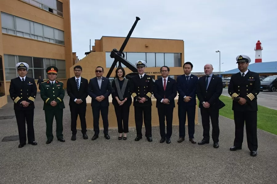 Đại sứ Việt Nam chủ trì đoàn ASEAN khảo sát cảnh báo sóng thần và an ninh hàng hải Chile Đại sứ Việt Nam chủ trì đoàn ASEAN khảo sát cảnh báo sóng thần và an ninh hàng hải Chile
