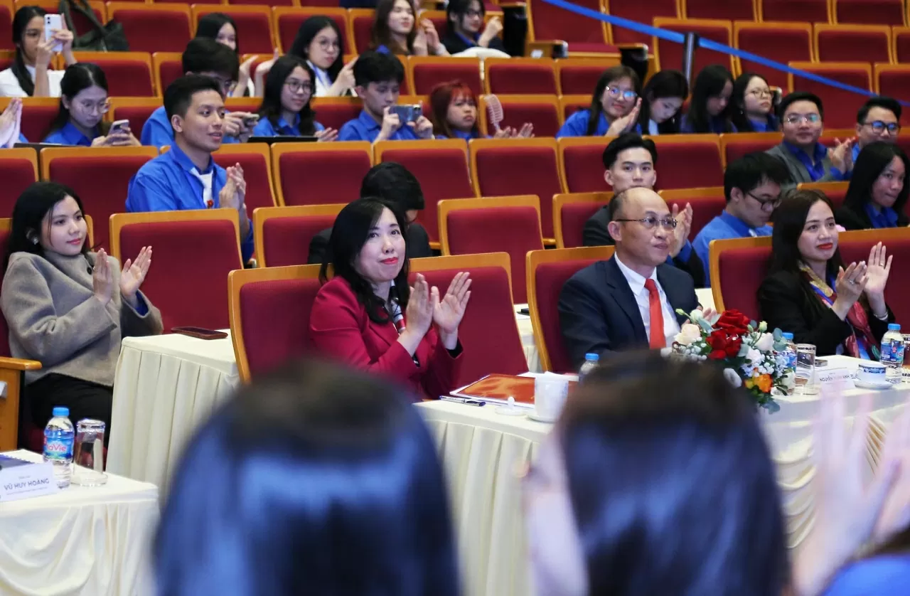 Đại hội có sự tham dự của đồng chí Lê Thị Thu Hằng, Ủy viên Ban Thường vụ Đảng ủy Bộ, Thứ trưởng Bộ Ngoại giao; đồng chí Nguyễn Xuân Ánh, Ủy viên Ban Thường vụ Đảng ủy Bộ, Chánh Văn phòng Đảng ủy - Đoàn thể Bộ Ngoại giao. (Ảnh: Thành Long)