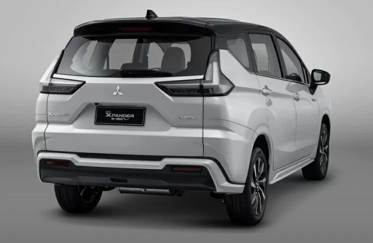 Hệ thống an toàn của xe được nâng tầm với 6 túi khí và gói hỗ trợ lái Diamond Sense 360. 