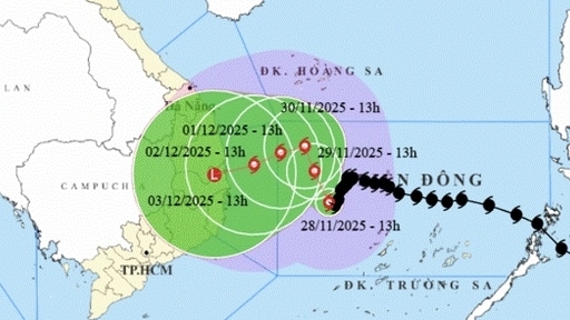 Bão số 15 có xu hướng suy yếu dần