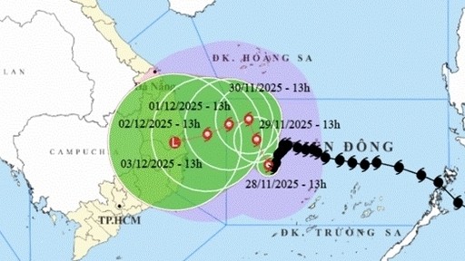 Bão số 15 có xu hướng suy yếu dần