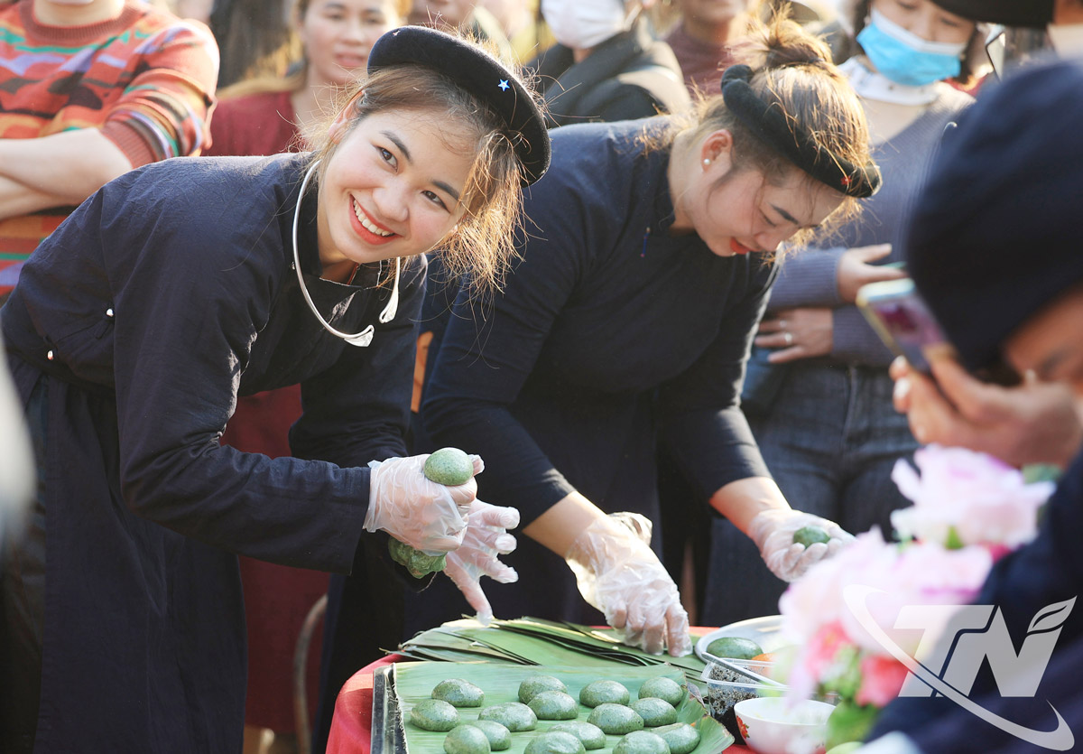 Thái Nguyên định vị ẩm thực du lịch xứ trà Bánh dày lá ngải là một trong những đặc sản của đồng bào dân tộc Tày trên địa bàn tỉnh.