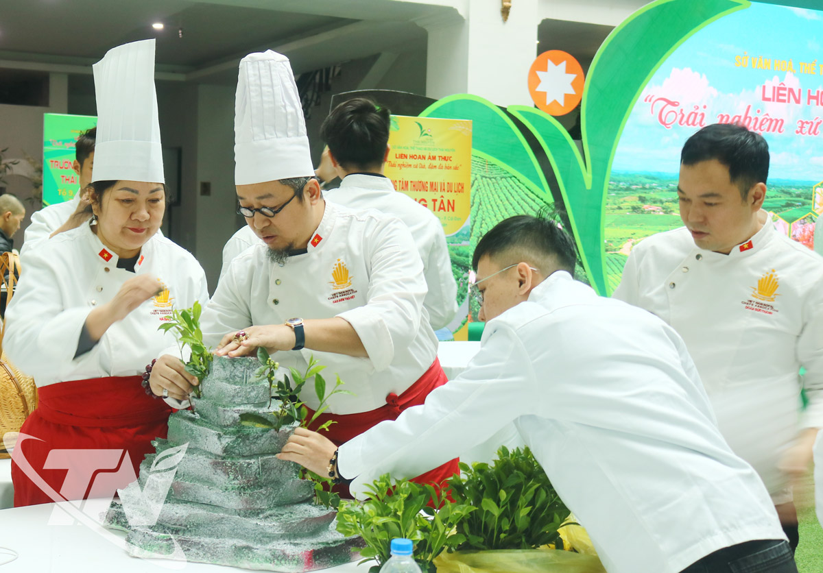 Thái Nguyên định vị ẩm thực du lịch xứ trà Tỉnh Thái Nguyên có 150 món ẩm thực được chế biến có nguyên liệu từ chè và trà.