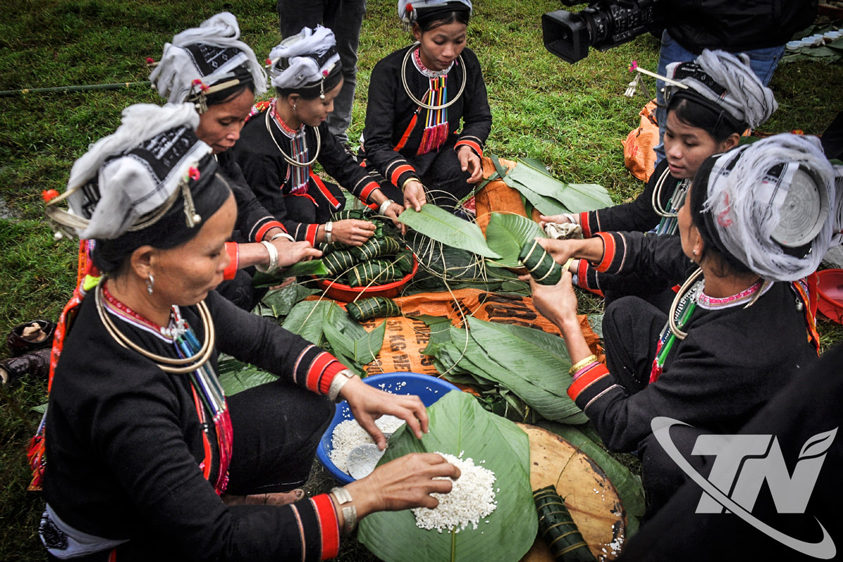 Thái Nguyên định vị ẩm thực du lịch xứ trà Gói bánh chưng gù - tinh hoa ẩm thực vùng cao.