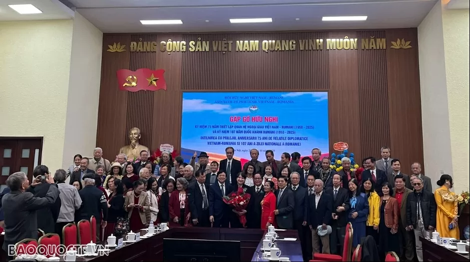 Không khí hân hoan tại buổi gặp gỡ hữu nghị Việt Nam-Romania (Ảnh: Phương Đoàn)
