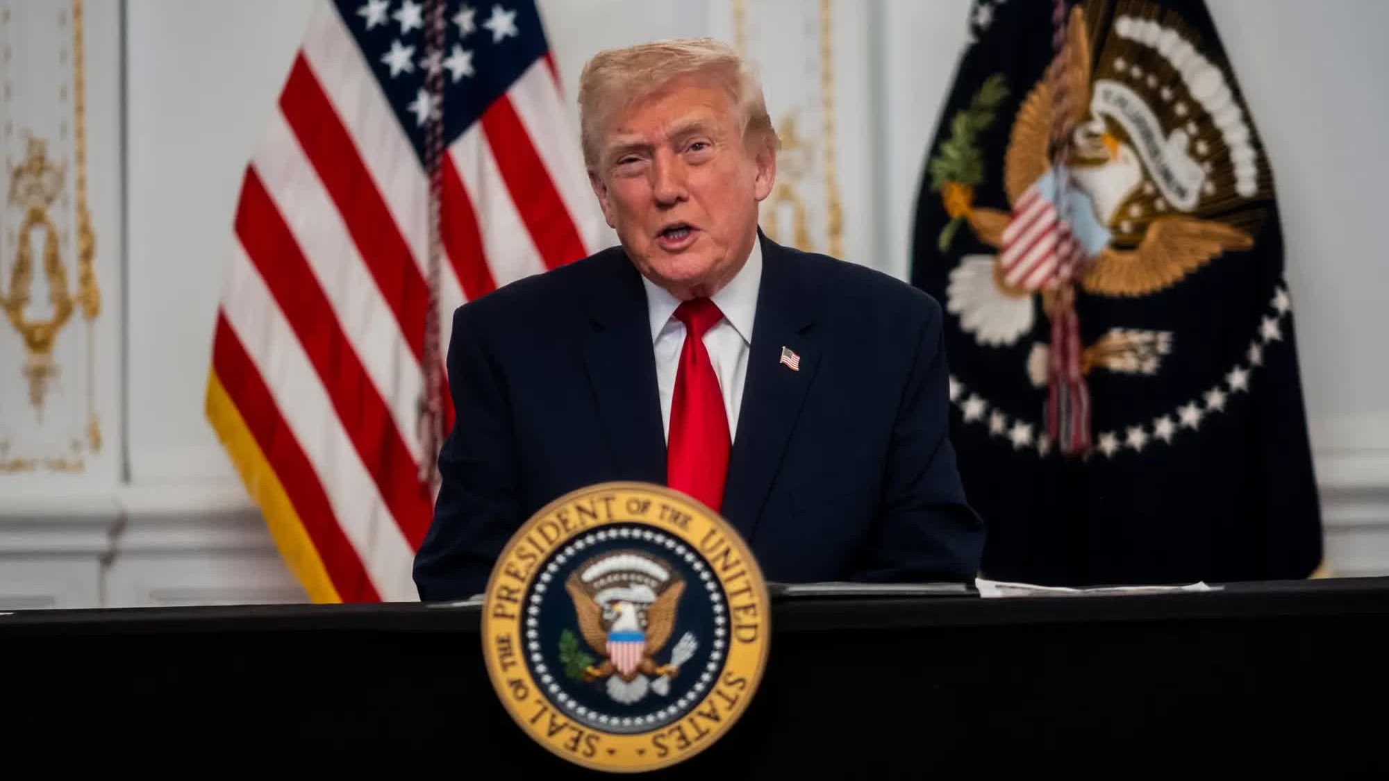 tang suc ep tong thong trump canh bao rui ro khi bay qua khong phan venezuela caracas len tieng