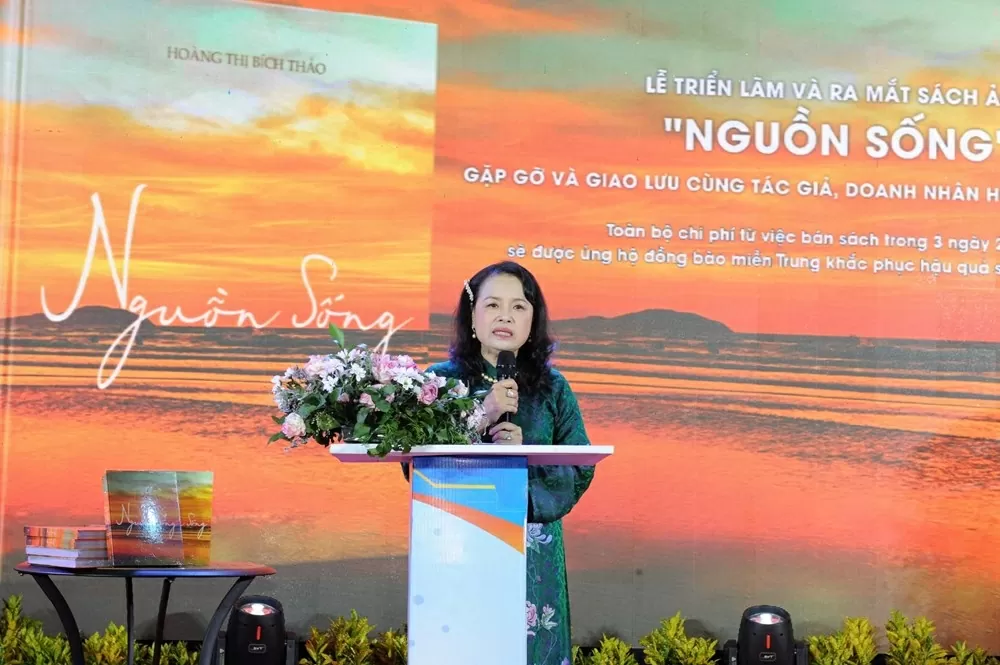 Tác giả Hoàng Thị Bích Thảo chia sẻ tại sự kiện. (Ảnh: BTC) Tác giả Hoàng Thị Bích Thảo chia sẻ tại sự kiện. (Ảnh: BTC)