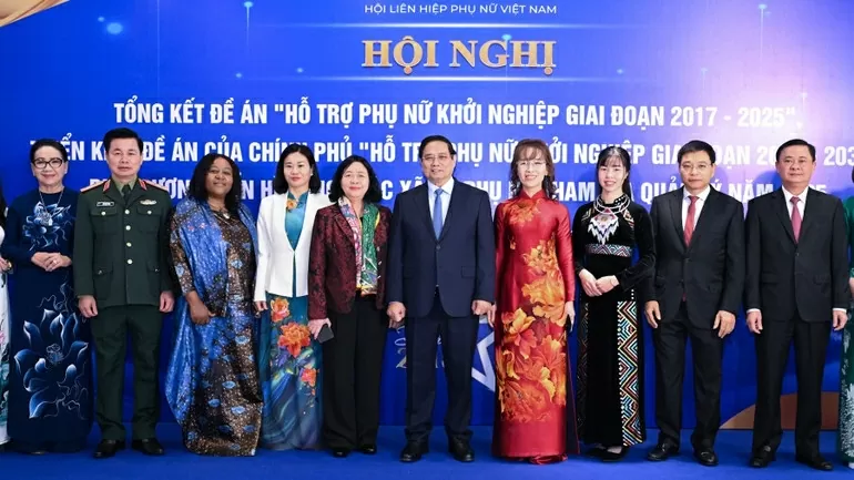 Thủ tướng Chính phủ Phạm Minh Chính và các đồng chí lãnh đạo, đại biểu tham dự Hội nghị. (Ảnh: Trần Hải)