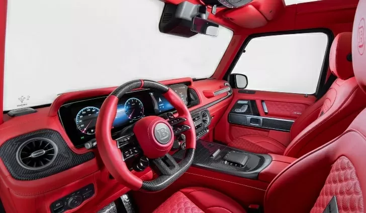 Nội thất của Brabus 800 Cabrio sang trọng với chất liệu da cao cấp và các chi tiết carbon tinh xảo.
