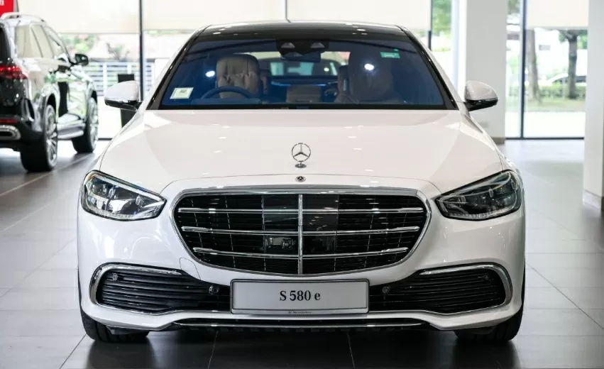 Không gian nội thất của S580e 2026 cũng được nâng cấp.