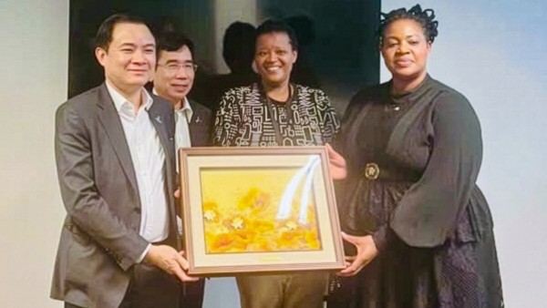 Petrovietnam tìm kiếm cơ hội hợp tác mới trong lĩnh vực dầu khí, năng lượng với các đối tác Nam Phi