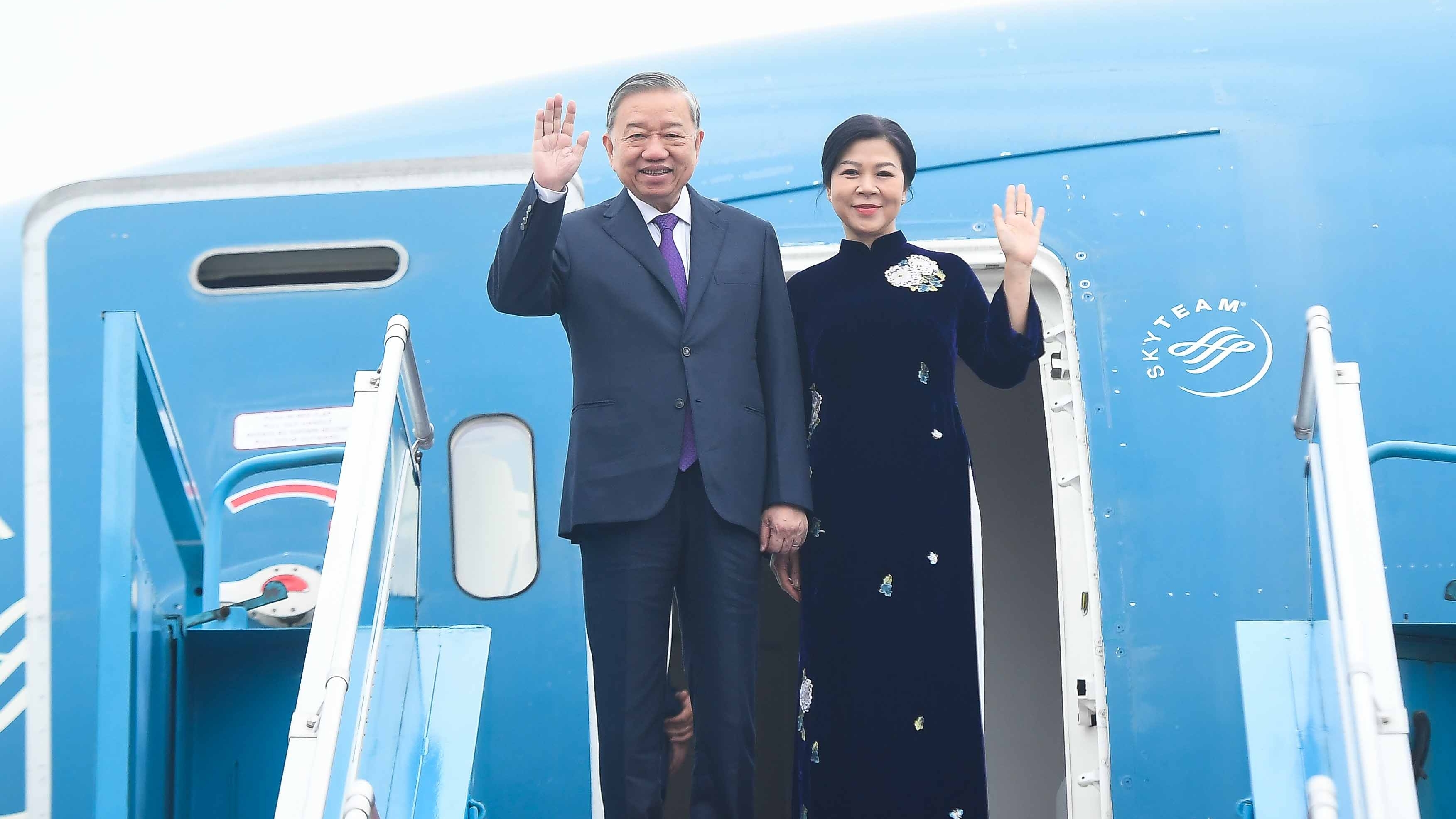 tong bi thu to lam va phu nhan len duong tham cap nha nuoc lao