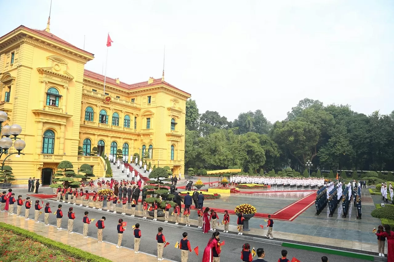Lễ đón chính thức Quốc vương Brunei Darussalam Haji Hassanal Bolkiah tại Phủ Chủ tịch. (Ảnh: Thành Long)