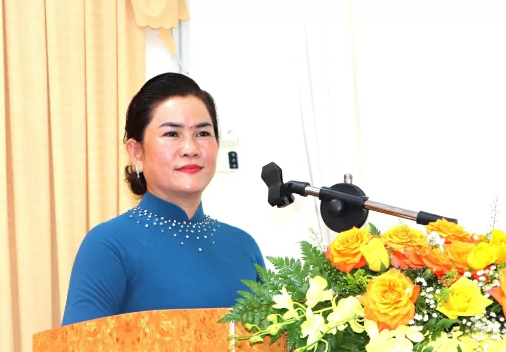 1.	Bà Huỳnh Thị Bé Năm – Giám đốc Sở Ngoại vụ tỉnh Đồng Nai phát biểu tại Chương trình gặp mặt kỷ niệm 80 năm Ngày Truyền thống ngành Ngoại giao Việt Nam (28/8/1945 - 28/8/2025) và sơ kết công tác đối ngoại 8 tháng đầu năm 2025.