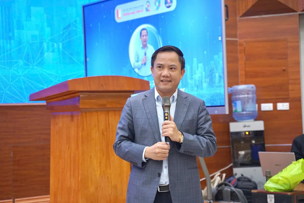 PGS.TS Trần Thọ Quang phát biểu về tầm quan trọng và những yêu cầu đặt ra của công tác bảo vệ nền tảng tư tưởng của Đảng trong tình hình mới. (Nguồn: BTC) PGS.TS Trần Thọ Quang phát biểu về tầm quan trọng và những yêu cầu đặt ra của công tác bảo vệ nền tảng tư tưởng của Đảng trong tình hình mới. (Nguồn: BTC)