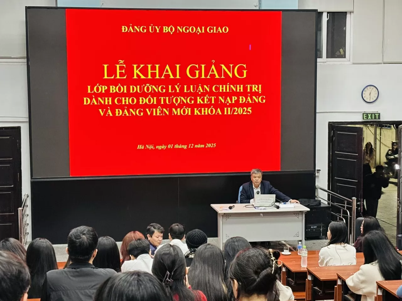 Đảng ủy Bộ Ngoại giao khai giảng Lớp bồi dưỡng lý luận chính trị đợt II năm 2025 Đảng ủy Bộ Ngoại giao khai giảng Lớp bồi dưỡng lý luận chính trị đợt II năm 2025