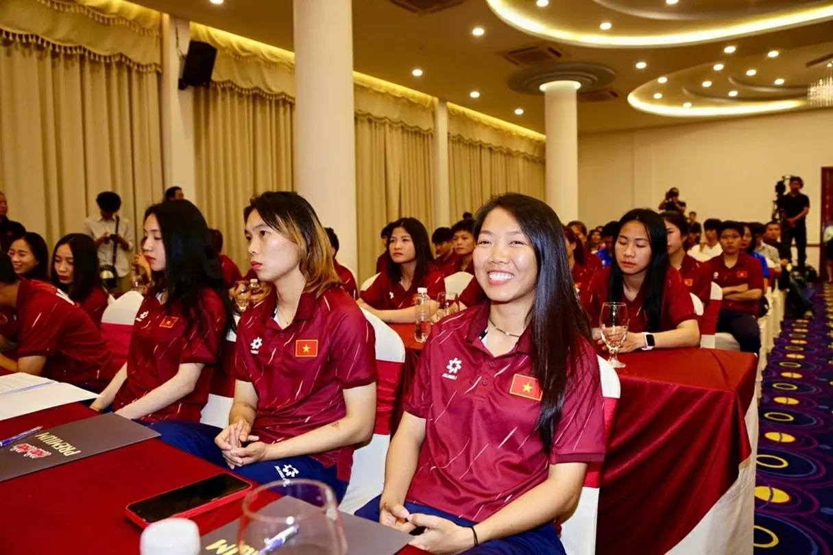 HLV Mai Đức Chung mang đội hình mạnh dự SEA Games 33