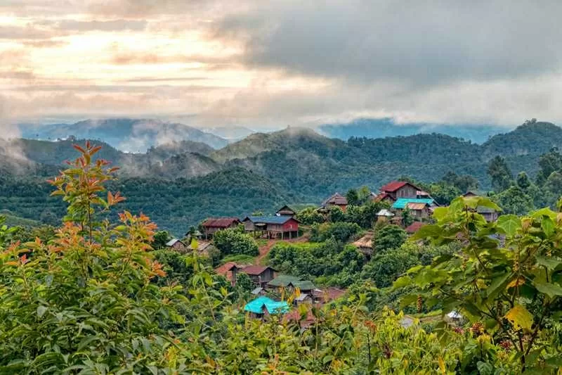 10 điểm đến hấp dẫn bậc nhất tại Lào: Hành trình khám phá vẻ đẹp nguyên sơ và chiều sâu văn hóa của vương quốc triệu voi 10 điểm đến hấp dẫn bậc nhất tại Lào: Hành trình khám phá vẻ đẹp nguyên sơ và chiều sâu văn hóa của vương quốc triệu voi