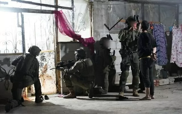 Sau vụ tấn công của Israel gần thủ đô của Syria, Tổng thống Mỹ Donald Trump ra mặt cảnh báo Thủ tướng Netanyahu Sau vụ tấn công của Israel gần thủ đô của Syria, Tổng thống Mỹ Donald Trump ra mặt cảnh báo Thủ tướng Netanyahu