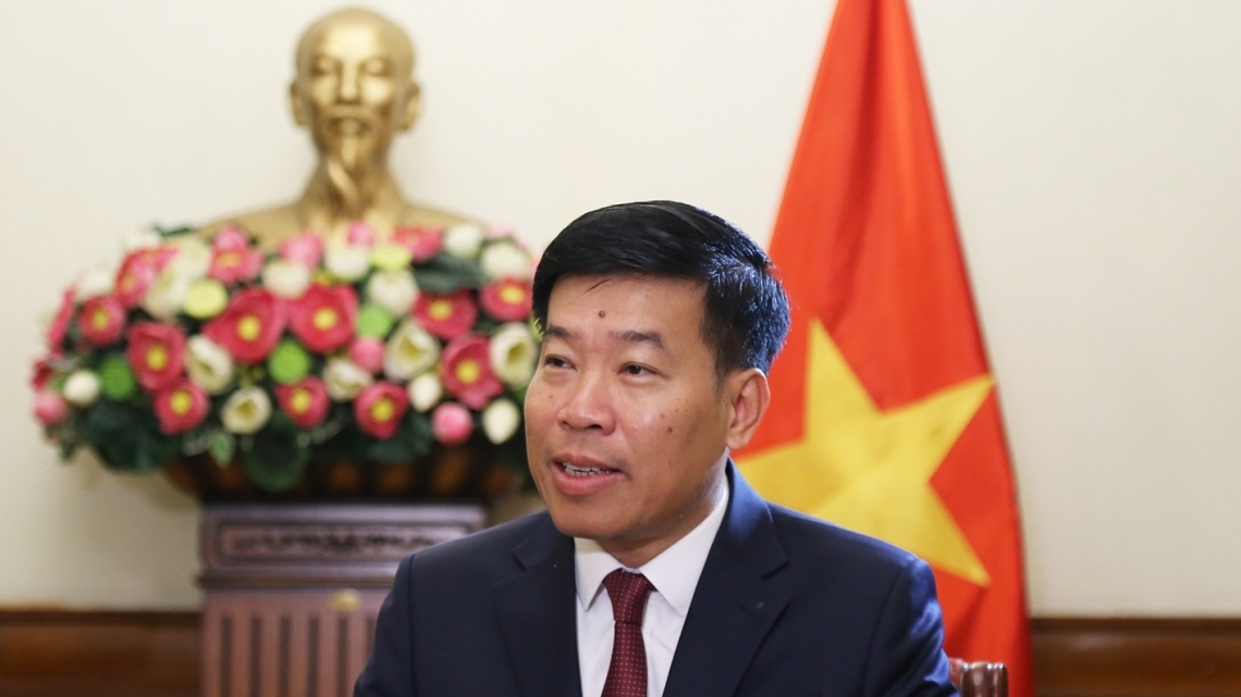 thu truong ngoai giao nguyen manh cuong tra loi phong van nhan dip ky hop 48 uy ban lien chinh phu viet nam lao