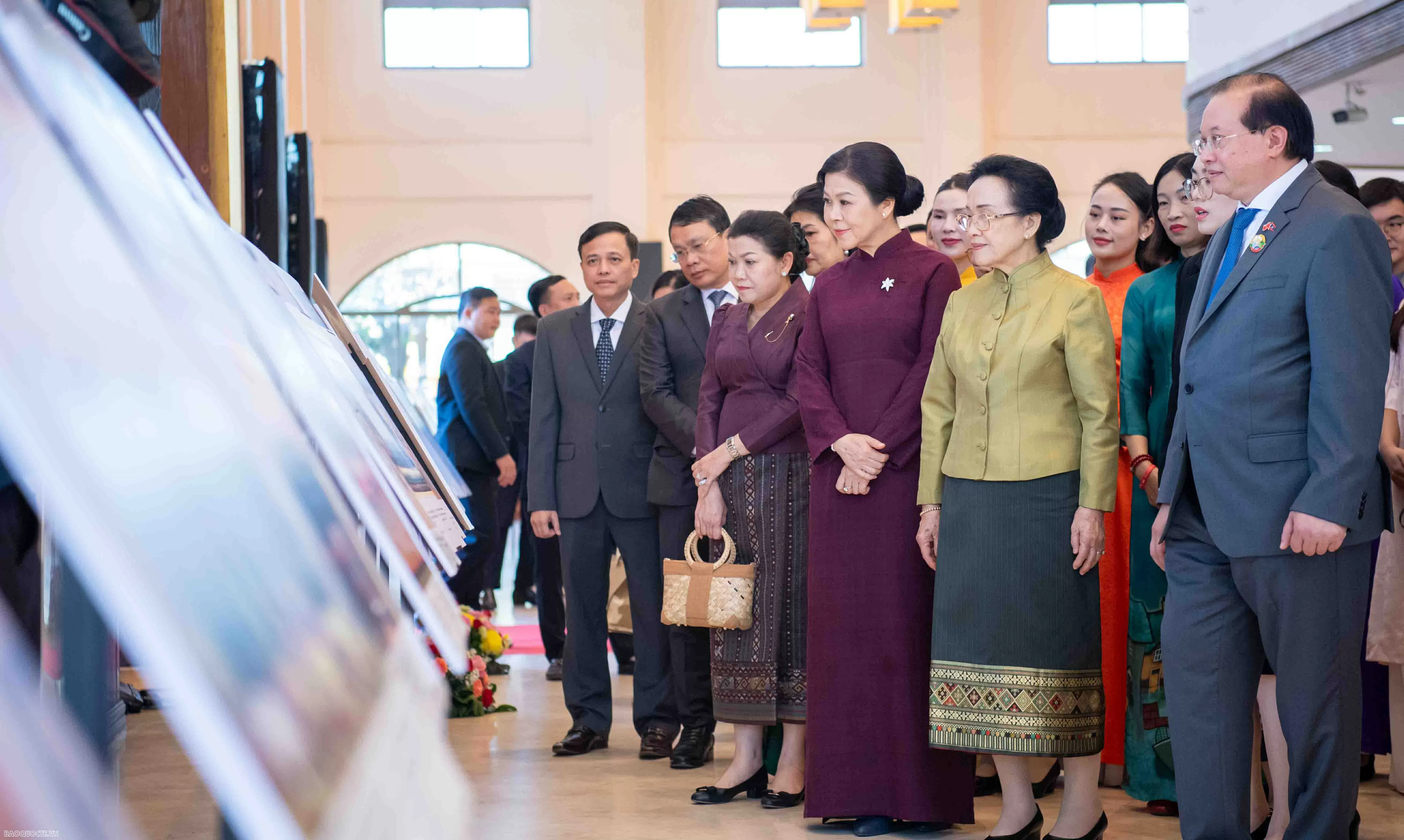 Lễ Khai mạc Tuần phim Việt Nam tại Lào và triển lãm ảnh về quan hệ Việt Nam-Lào Lễ Khai mạc Tuần phim Việt Nam tại Lào và triển lãm ảnh về quan hệ Việt Nam-Lào
