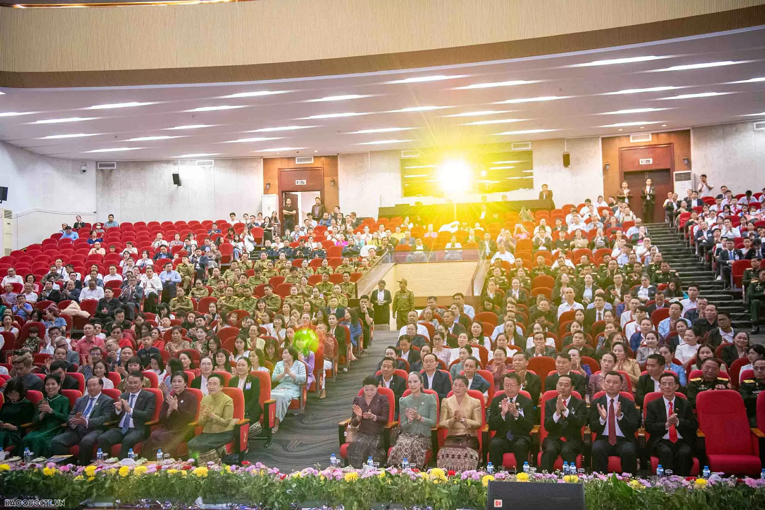 Lễ Khai mạc Tuần phim Việt Nam tại Lào và triển lãm ảnh về quan hệ Việt Nam-Lào Lễ Khai mạc Tuần phim Việt Nam tại Lào và triển lãm ảnh về quan hệ Việt Nam-Lào