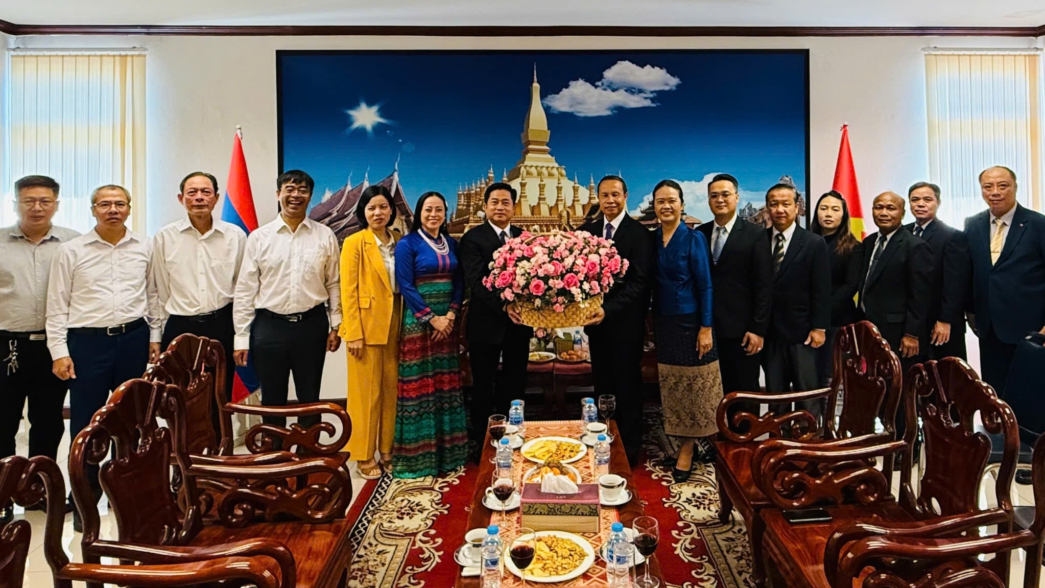 Hai Tổng lãnh sự quán Việt Nam và Lào tại Khon Kaen, Thái Lan tăng cường hợp tác, củng cố quan hệ hữu nghị