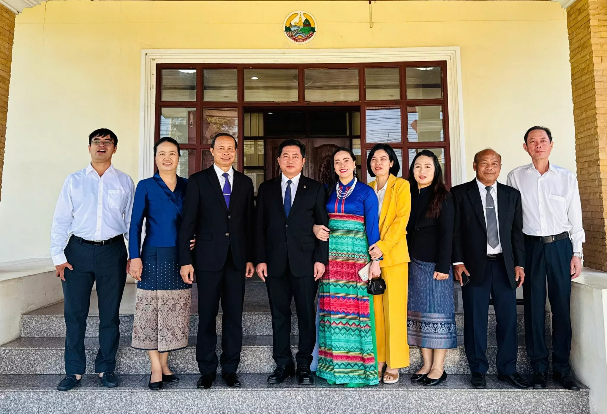 Hai Tổng lãnh sự quán Việt Nam và Lào tại Khon Kaen, Thái Lan tăng cường hợp tác, củng cố quan hệ hữu nghị Hai Tổng lãnh sự quán Việt Nam và Lào tại Khon Kaen, Thái Lan tăng cường hợp tác, củng cố quan hệ hữu nghị