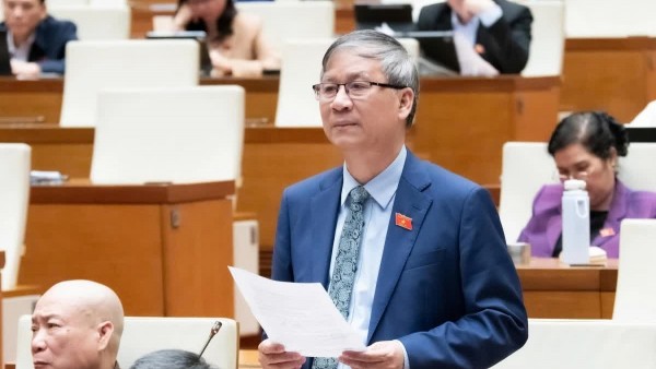 Đại biểu Quốc hội: Cần xây dựng bộ sách giáo khoa chuẩn, hiện đại, thấm đẫm văn hóa Việt