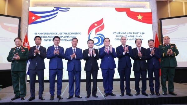 Kỷ niệm 65 năm thiết lập quan hệ ngoại giao Việt Nam-Cuba: Bồi đắp tình hữu nghị anh em thủy chung, son sắt