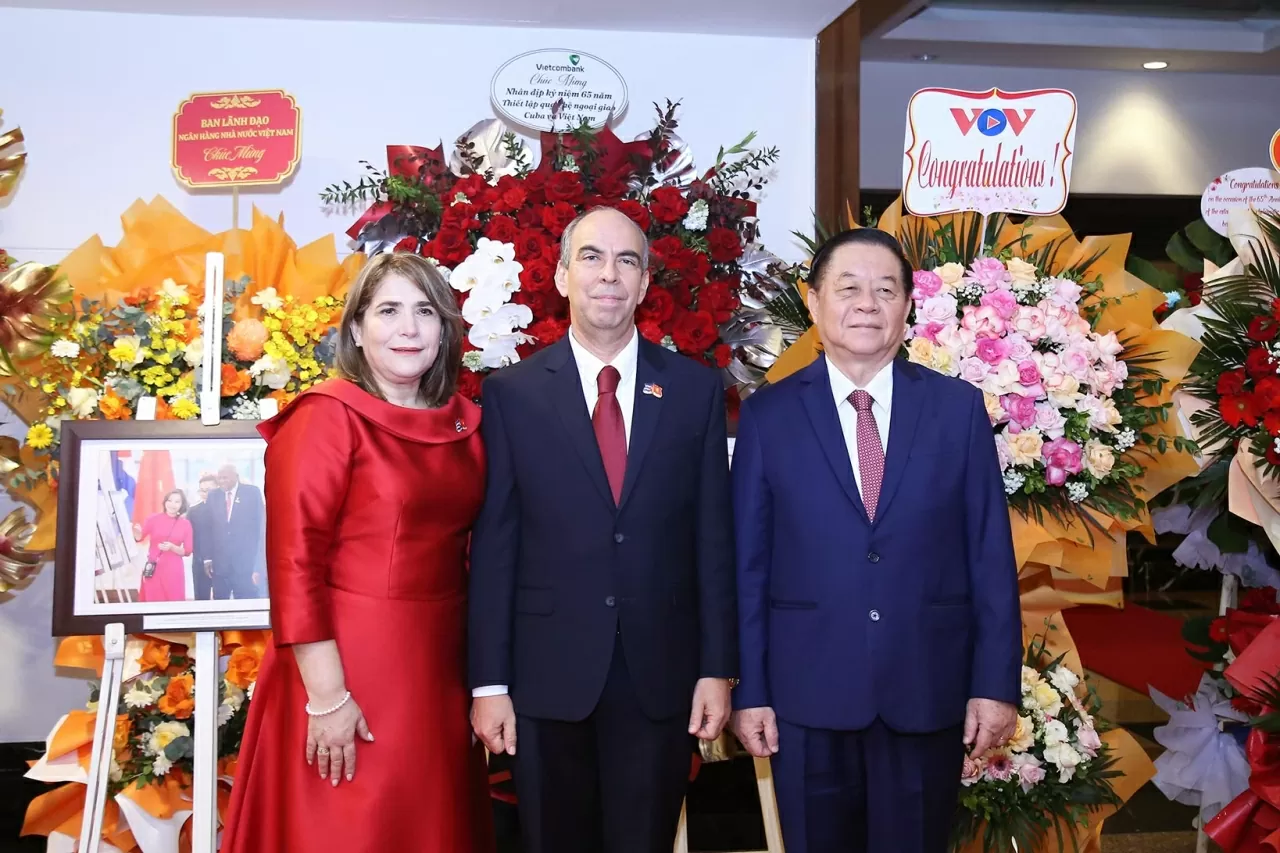 Buổi lễ có sự tham dự của Đại tướng Nguyễn Trọng Nghĩa, Ủy viên Bộ Chính trị, Bí thư Trung ương Đảng, Chủ nhiệm Tổng cục Chính trị QĐND Việt Nam. (Ảnh: Thành Long) Buổi lễ có sự tham dự của Đại tướng Nguyễn Trọng Nghĩa, Ủy viên Bộ Chính trị, Bí thư Trung ương Đảng, Chủ nhiệm Tổng cục Chính trị QĐND Việt Nam. (Ảnh: Thành Long)