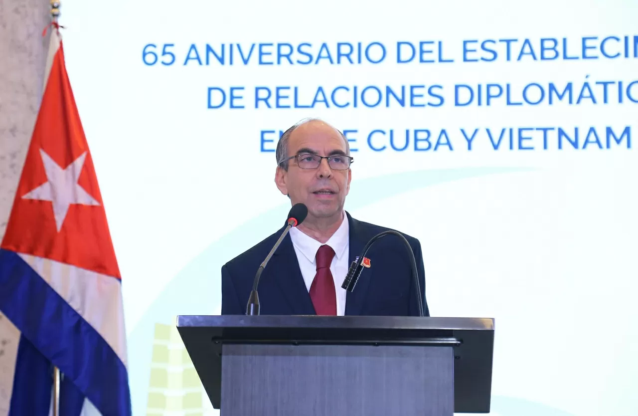 Đại sứ Cuba tại Việt Nam Rogelio Polanco Fuentes phát biểu khai mạc buổi lễ. (Ảnh: Thành Long) Đại sứ Cuba tại Việt Nam Rogelio Polanco Fuentes phát biểu khai mạc buổi lễ. (Ảnh: Thành Long)